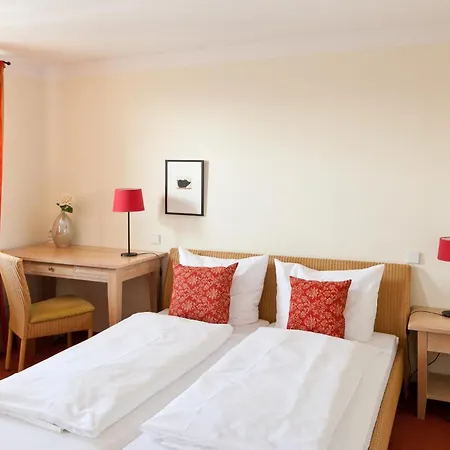 Blume & Restaurant Guest house 3*