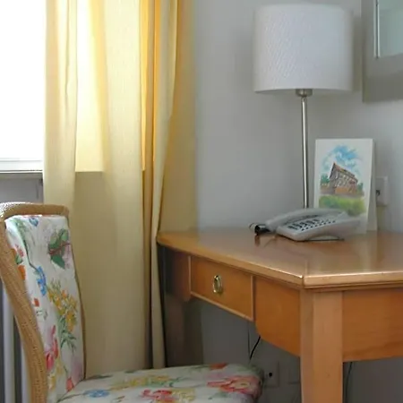 Guest house Blume & Restaurant 3*