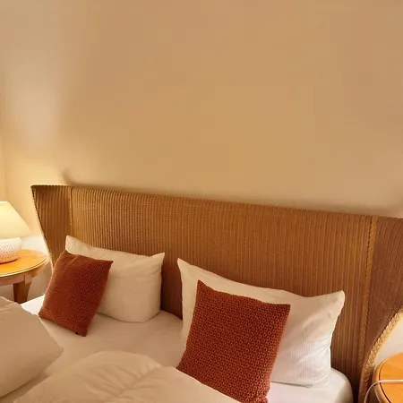 Blume & Restaurant Guest house 3*