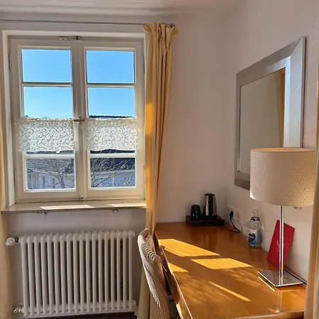 Blume & Restaurant Guest house 3*