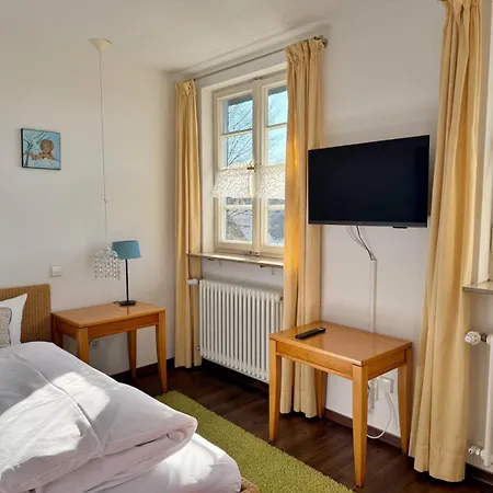 Blume & Restaurant Guest house
